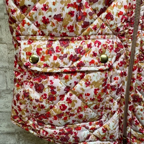 J. Crew Floral Print Quilted Puffer Vest Women’s XS‎ NWT gold tone hardware - Picture 8 of 8